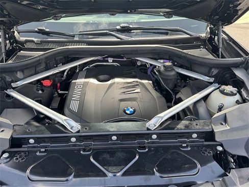 Used 2023 BMW X7 xDrive40i image 17