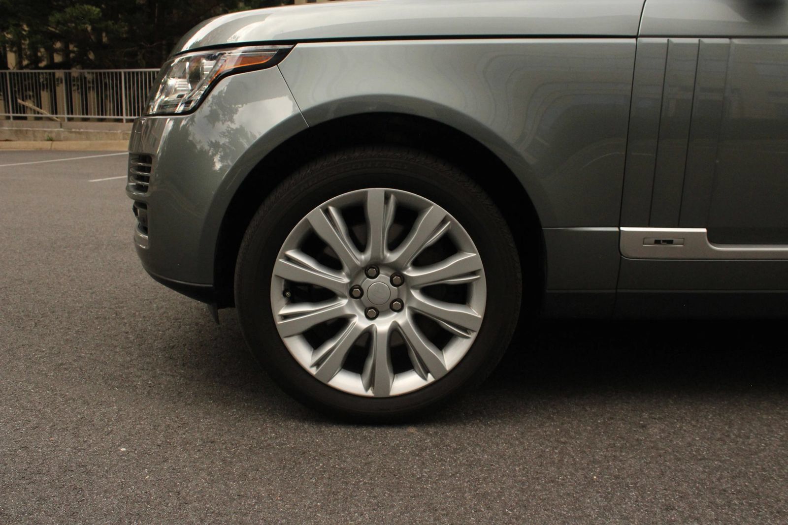 Used 2015 Land Rover Range Rover Long Wheelbase Supercharged AWD/4WD image 11