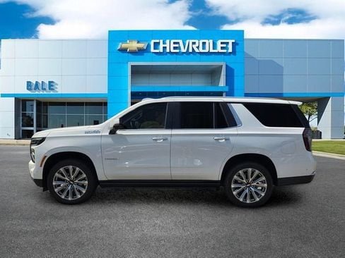 Used 2025 Chevrolet Tahoe High Country AWD/4WD image 6