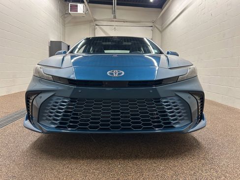 Used 2025 Toyota Camry XSE image 6