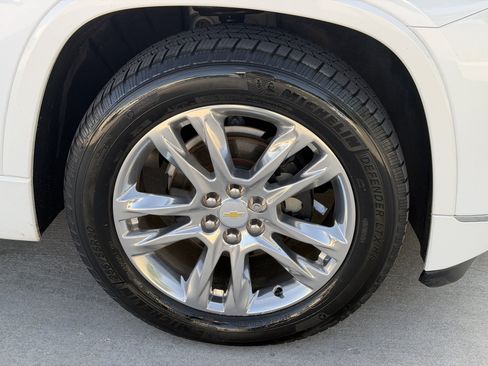 Used 2020 Chevrolet Traverse High Country AWD/4WD image 12