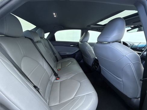 Used 2020 Toyota Avalon Limited image 39