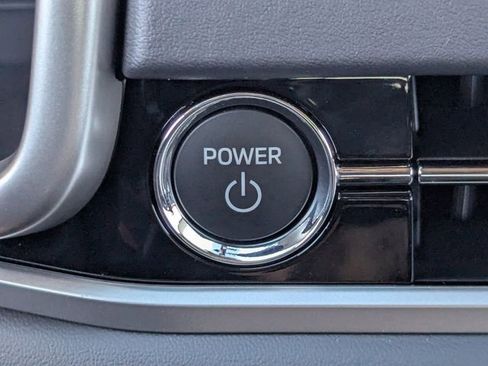 New 2025 Mitsubishi Outlander SE image 17