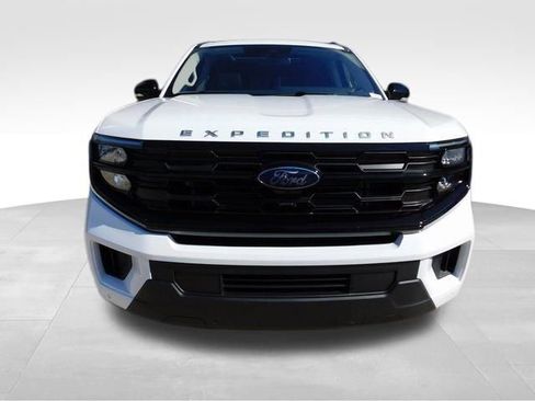 New 2025 Ford Expedition Active image 2
