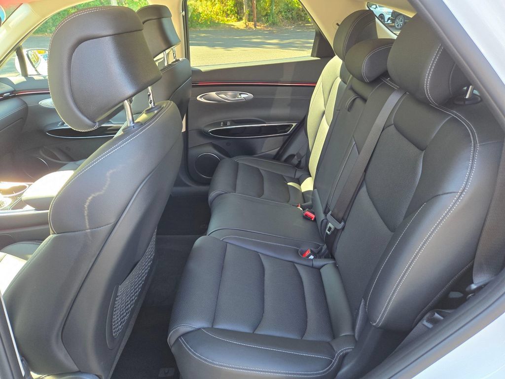 Used 2026 Genesis GV70 2.5T AWD/4WD image 16