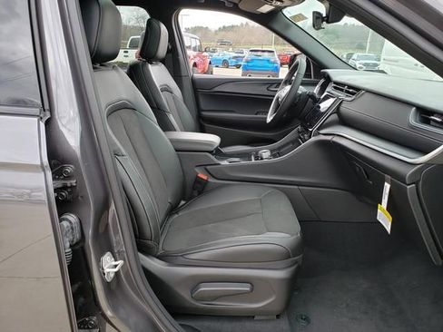New 2025 Jeep Grand Cherokee L Altitude AWD/4WD image 20