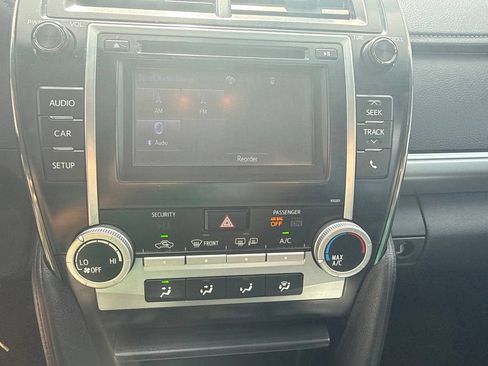 Used 2014 Toyota Camry SE FWD image 24