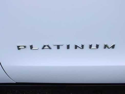 Used 2025 Ford Expedition Platinum w/ Driver's Package AWD/4WD image 6