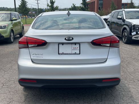 Used 2018 Kia Forte LX FWD image 5