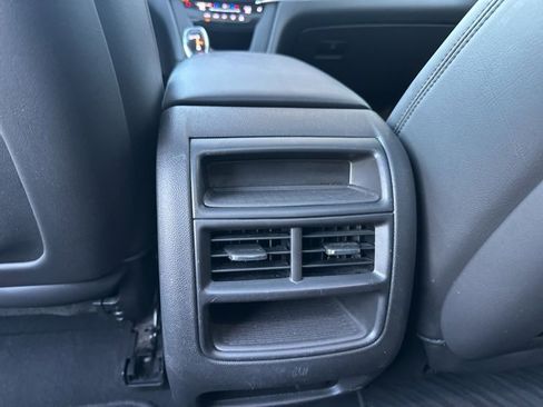 Used 2019 Cadillac XT5 Luxury image 31