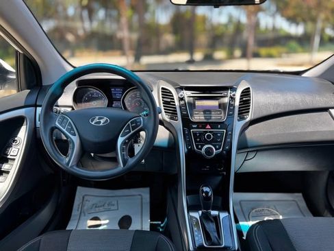Used 2015 Hyundai Elantra GT FWD image 22