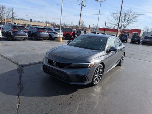 Used 2024 Honda Civic EX-L image 4