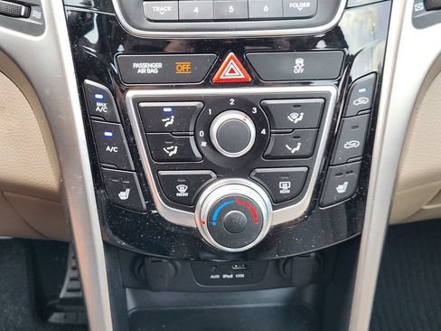 Used 2013 Hyundai Elantra GT w/ Touch & Go Pkg FWD image 18