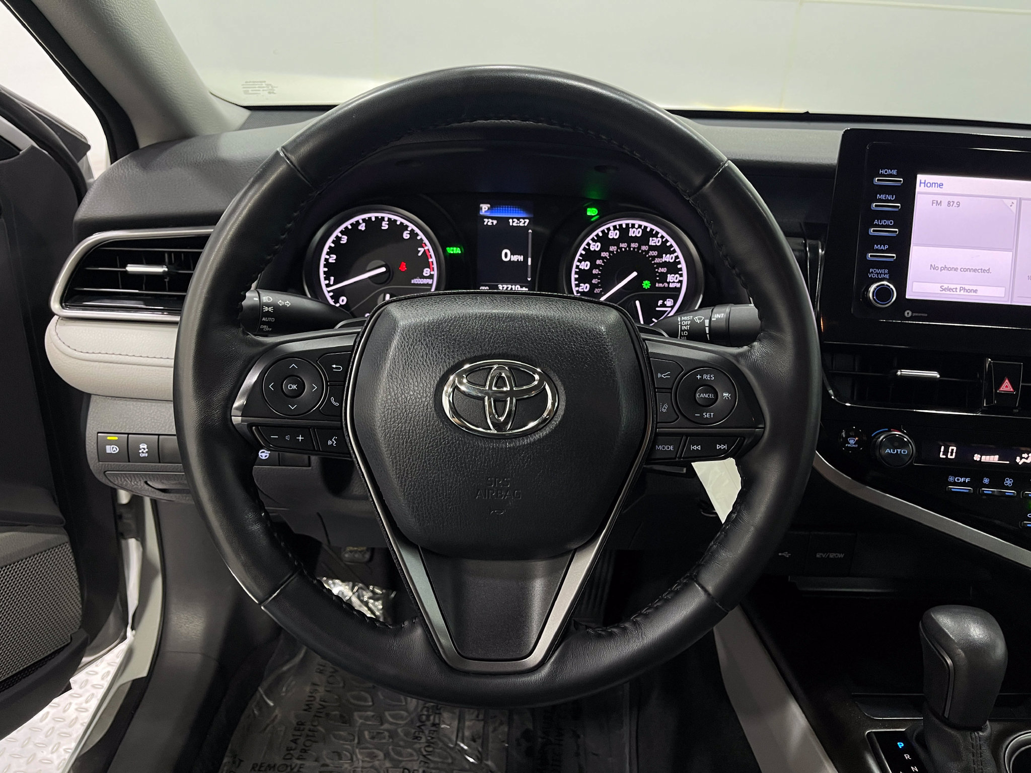 Used 2024 Toyota Camry SE w/ Cold Weather Package FWD image 20