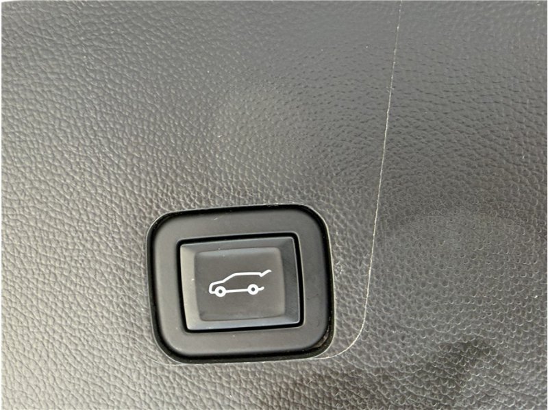 Used 2020 Chevrolet Traverse Premier FWD image 28