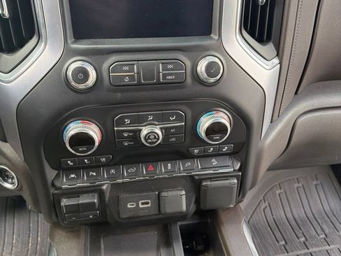 Used 2021 GMC Sierra 1500 SLT w/ SLT Premium Plus Package AWD/4WD image 11