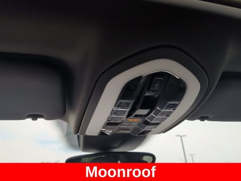Used 2017 Porsche Cayenne Platinum Edition AWD/4WD image 11