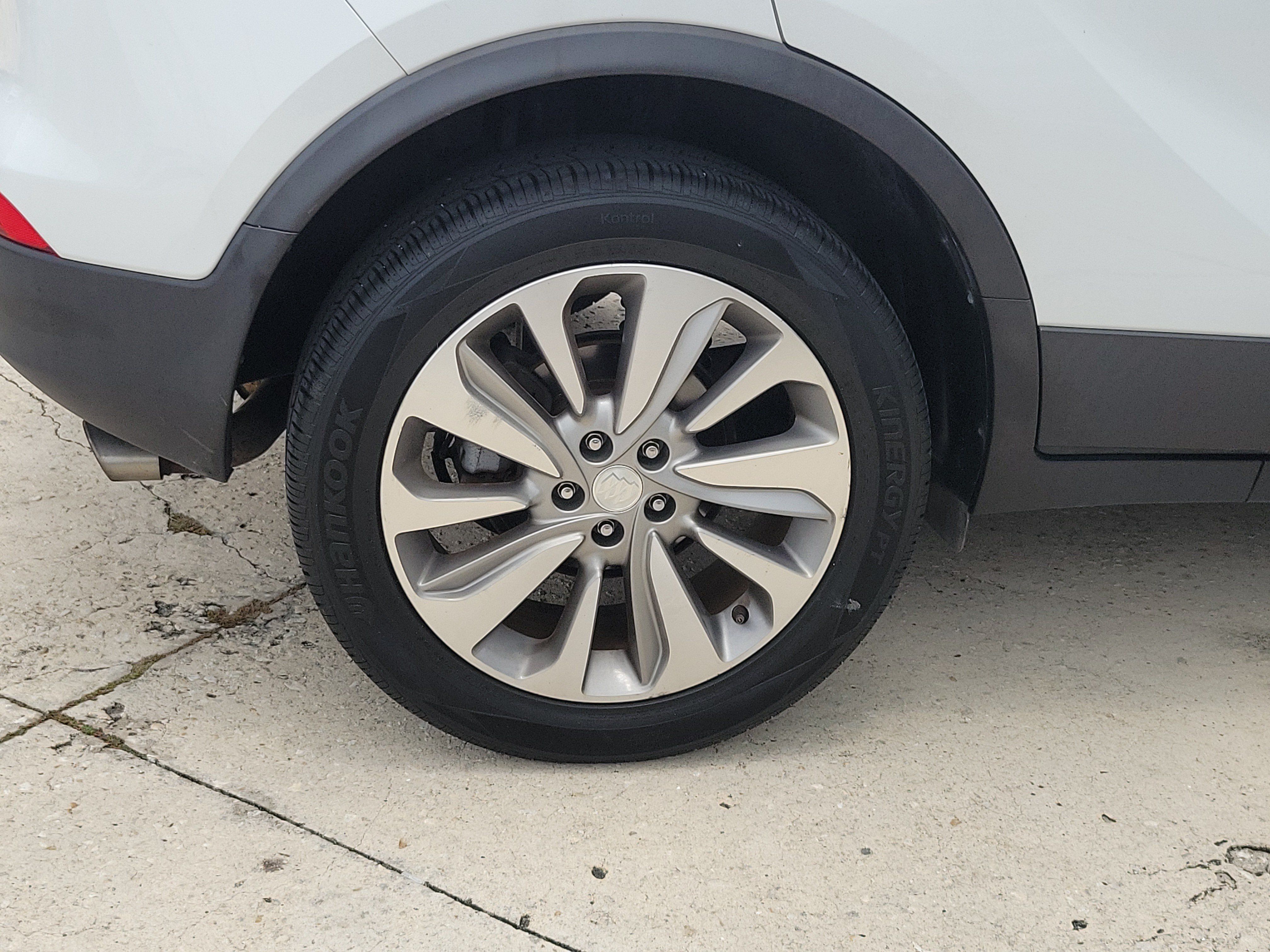 Used 2020 Buick Encore Preferred FWD image 5