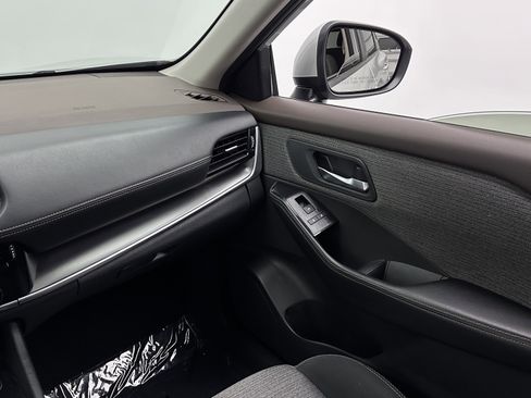 Used 2022 Nissan Rogue SV FWD image 29
