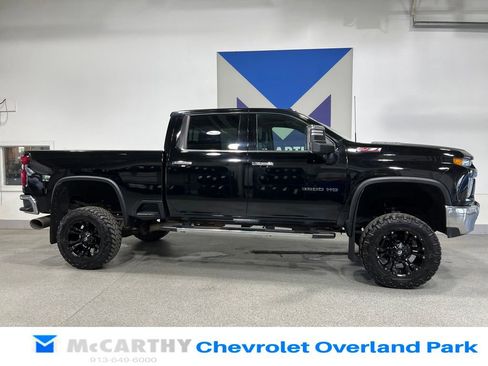 Used 2020 Chevrolet Silverado 3500 LTZ w/ LTZ Plus Package AWD/4WD image 4