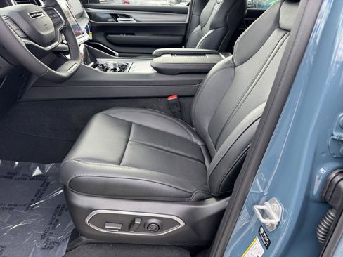 New 2026 Jeep Grand Wagoneer L Limited AWD/4WD image 15