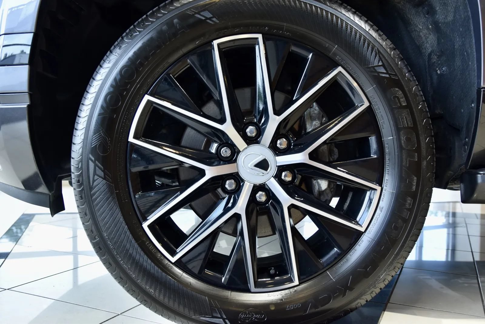Used 2024 Lexus GX 550 w/ Accessory Package (Z1) AWD/4WD image 10