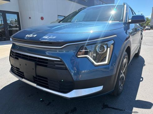 New 2026 Kia Niro EX FWD image 3