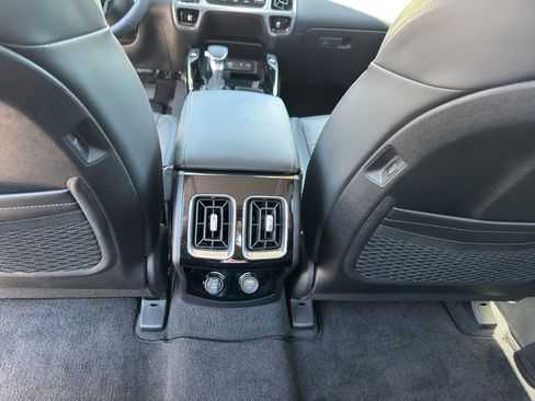 Used 2023 Kia Sorento SX AWD/4WD image 17