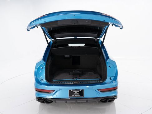 Certified 2025 Bentley Bentayga image 46