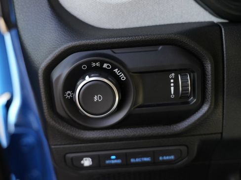 Used 2024 Jeep Wrangler Unlimited w/ Convenience Group AWD/4WD image 46