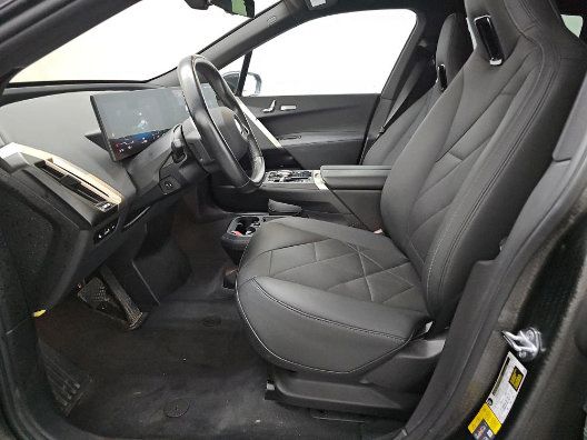 Used 2024 BMW iX xDrive50 w/ Premium Package AWD/4WD image 7