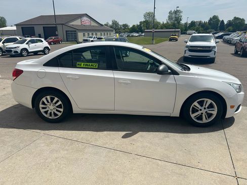 Used 2013 Chevrolet Cruze LS FWD image 4