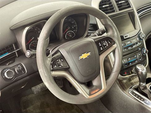 Used 2014 Chevrolet Malibu LT w/ Power Convenience Package image 12
