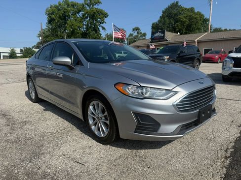 Used 2020 Ford Fusion SE FWD image 1