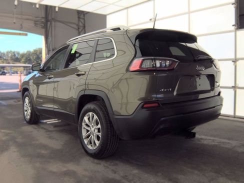 Used 2019 Jeep Cherokee Latitude w/ Popular Appearance Group AWD/4WD image 4