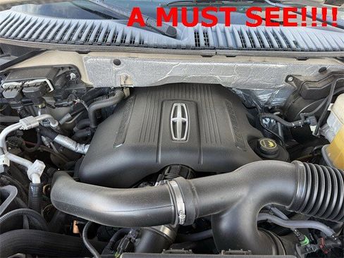 Used 2017 Lincoln Navigator Reserve image 34