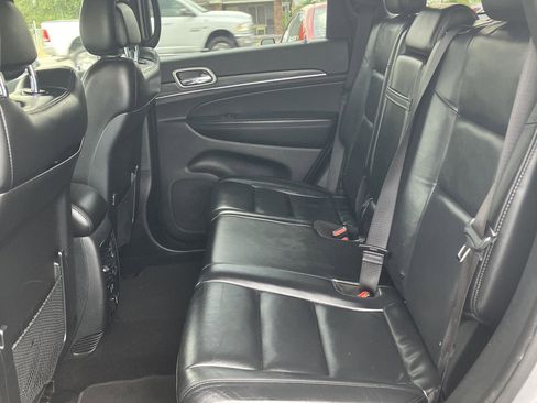 Used 2021 Jeep Grand Cherokee Limited image 7