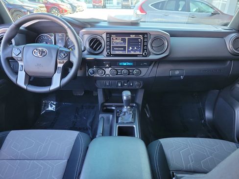 Used 2023 Toyota Tacoma TRD Off-Road image 9