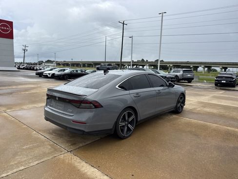 Used 2024 Honda Accord Sport image 9
