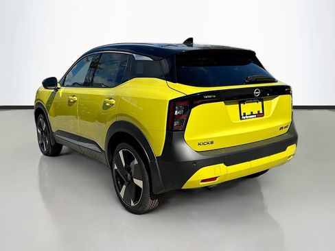 New 2025 Nissan Kicks SR image 6