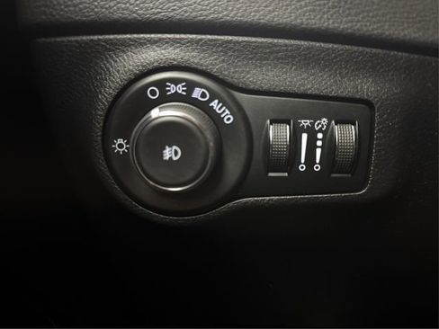 Used 2021 Jeep Compass Trailhawk image 22