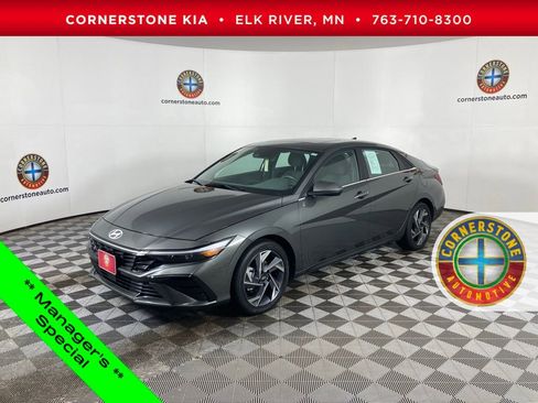 Used 2025 Hyundai Elantra SEL FWD image 1