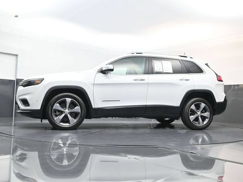 Used 2020 Jeep Cherokee Limited w/ Technology Group FWD image 27