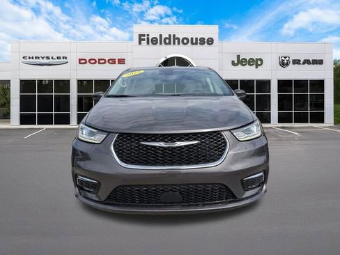 Used 2023 Chrysler Pacifica Touring-L FWD image 6