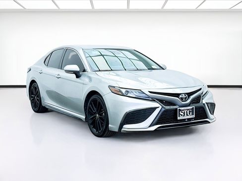 Used 2024 Toyota Camry XSE image 3