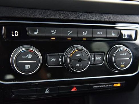 Used 2023 Volkswagen Atlas Cross Sport SE w/ Panoramic Sunroof Package image 15