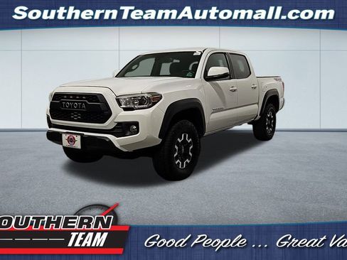 Used 2018 Toyota Tacoma TRD Off-Road image 1