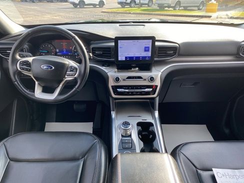 Used 2022 Ford Explorer XLT w/ Equipment Group 202A image 23