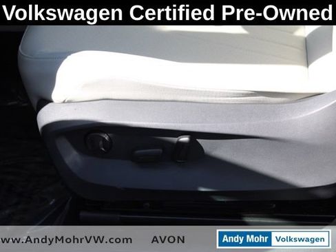Used 2023 Volkswagen Tiguan SE w/ Panoramic Sunroof Package AWD/4WD image 13