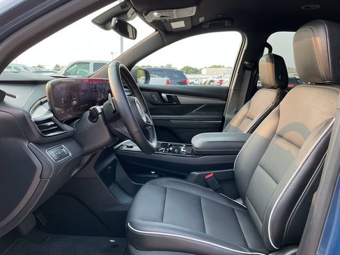 Used 2025 Buick Enclave Preferred FWD image 18